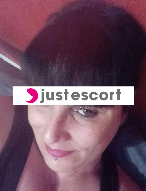 Lecce Escort Mi trovo a lecce sono una dolce milf bbw e amo squirtare ,se sei br...