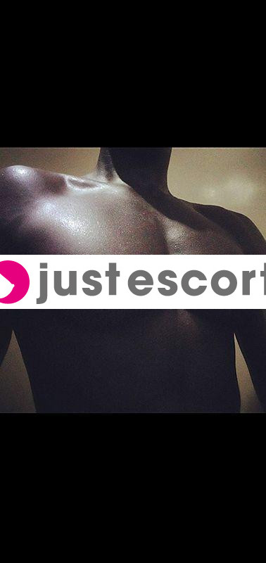 Roma Coppie Ragazzo africano disponibile adesso