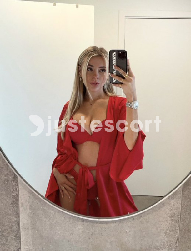 Roma Escort Bella bionda senza tabù o problemi disponibili